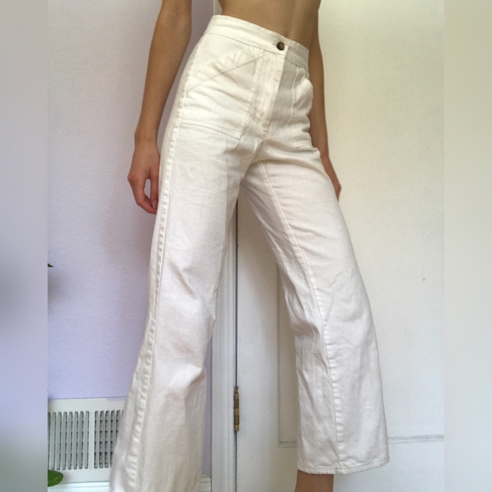White cropped flare jeans